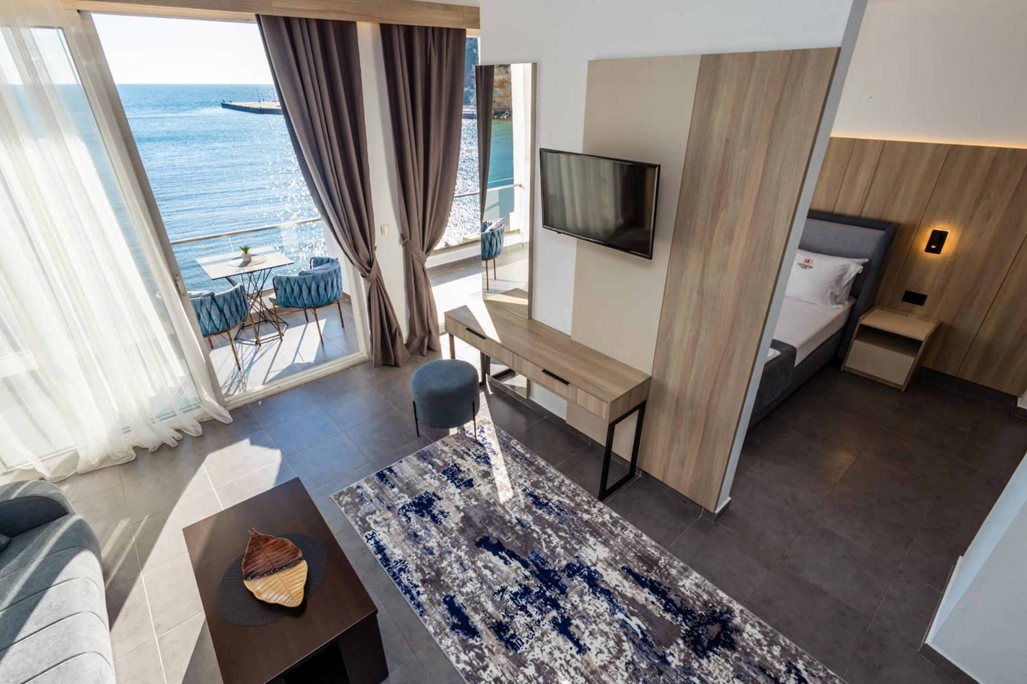 Continental Hotel Улцинь Экстерьер фото
