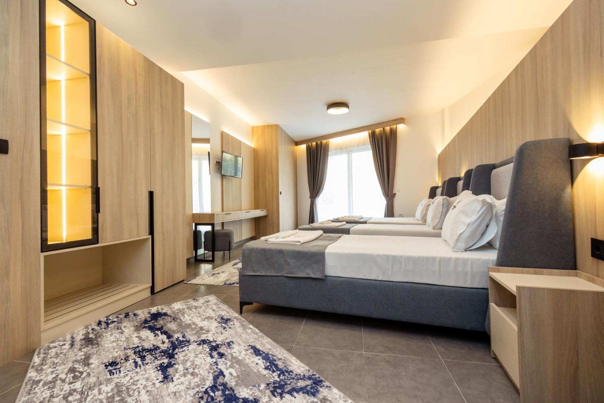 Continental Hotel Улцинь Экстерьер фото