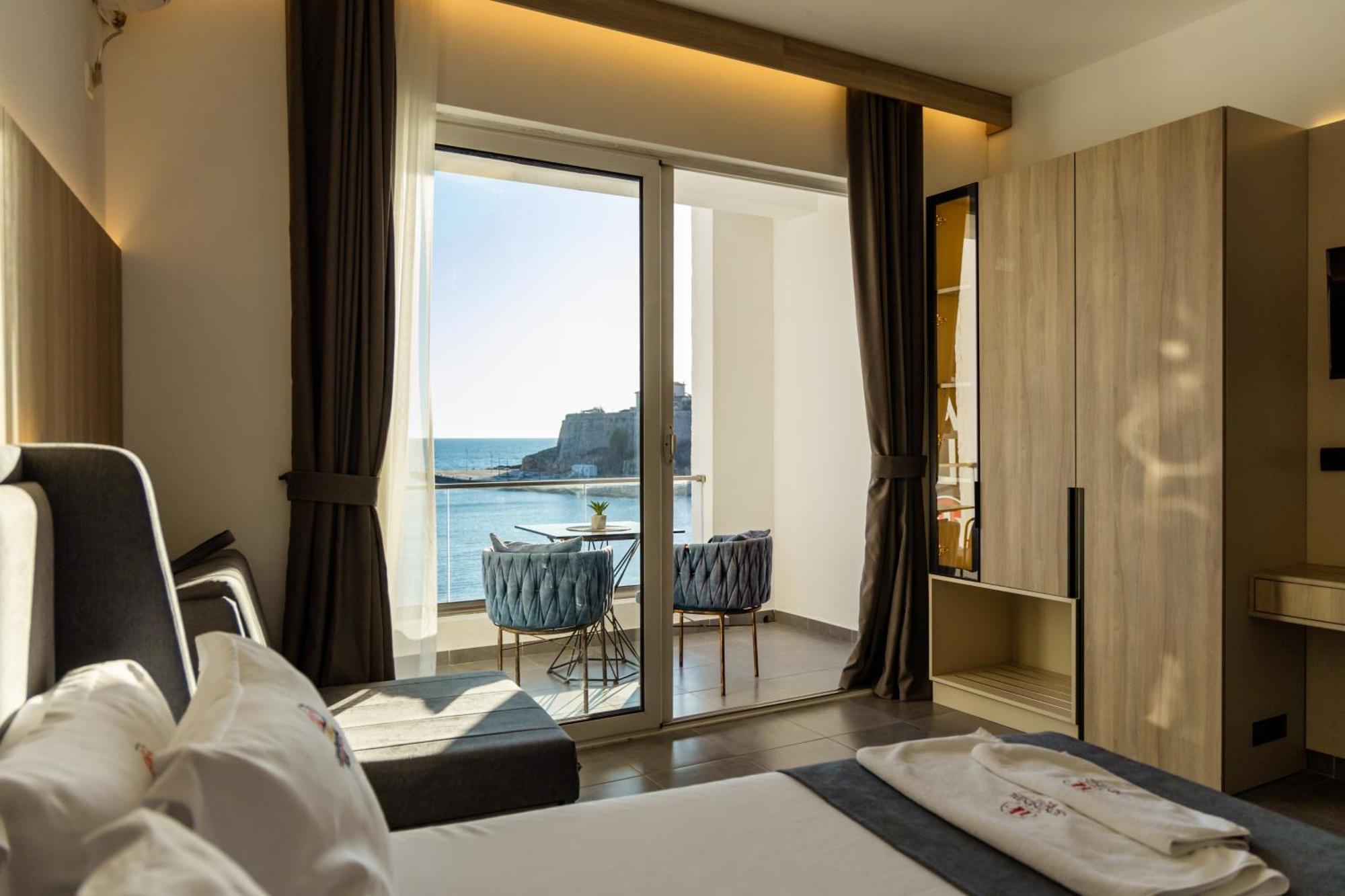 Continental Hotel Улцинь Экстерьер фото