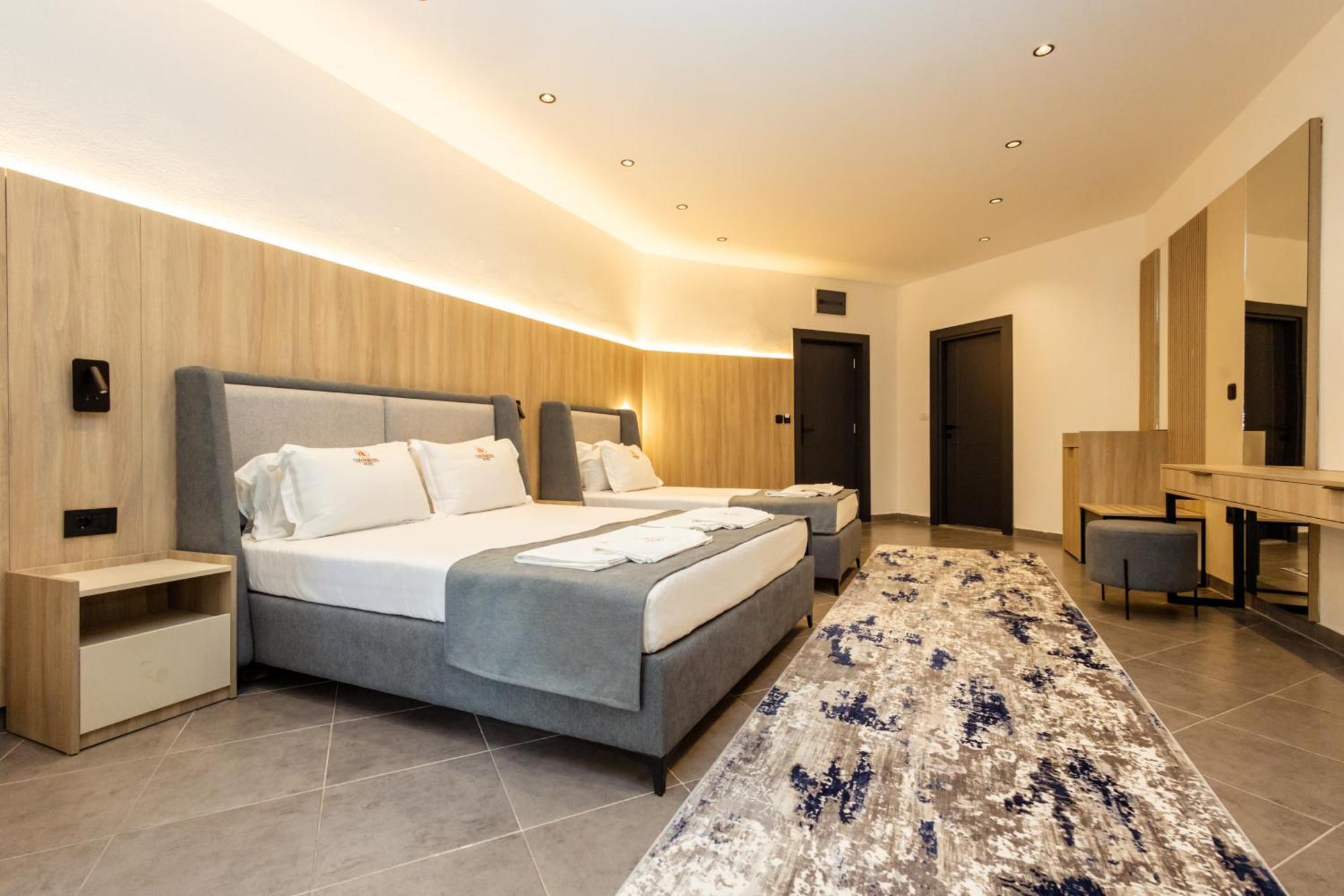Continental Hotel Улцинь Экстерьер фото