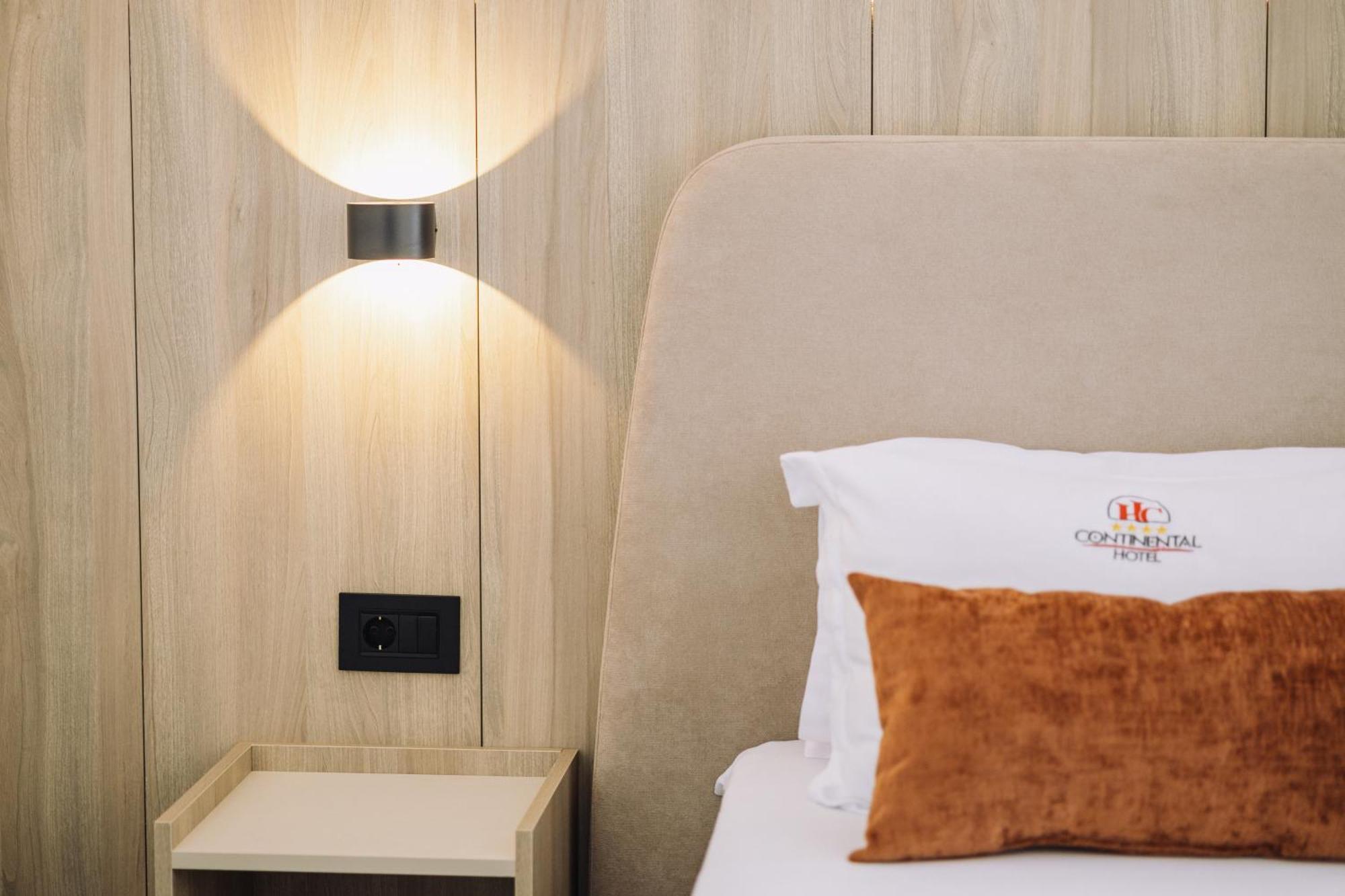 Continental Hotel Улцинь Экстерьер фото