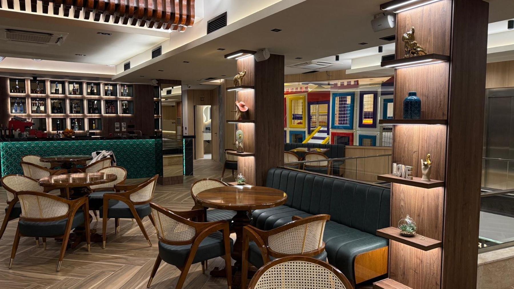 Continental Hotel Улцинь Экстерьер фото